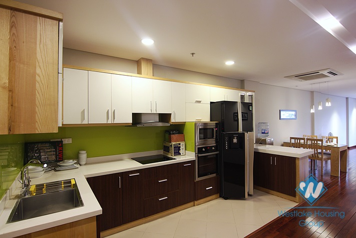 Modern apartment with 02 bedrooms for rent in Xuan dieu st, Tay Ho area